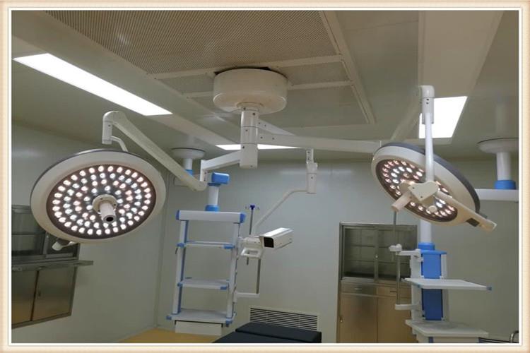 LED手术无影灯的无影度要高，无影度是手术无影灯的重要特征和性能指标，在手术的视野内形成的任何阴影都会妨碍医生的观察、判别和手术